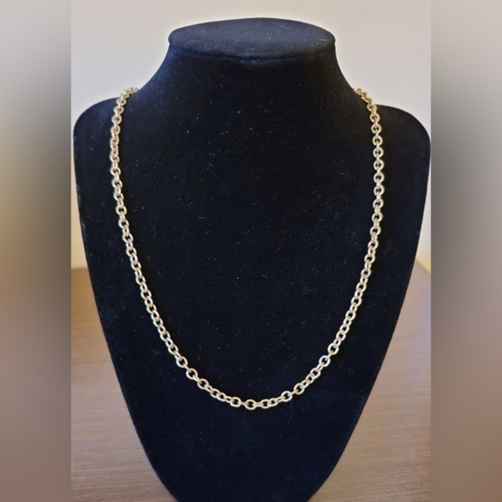 Golden chain labeled China
